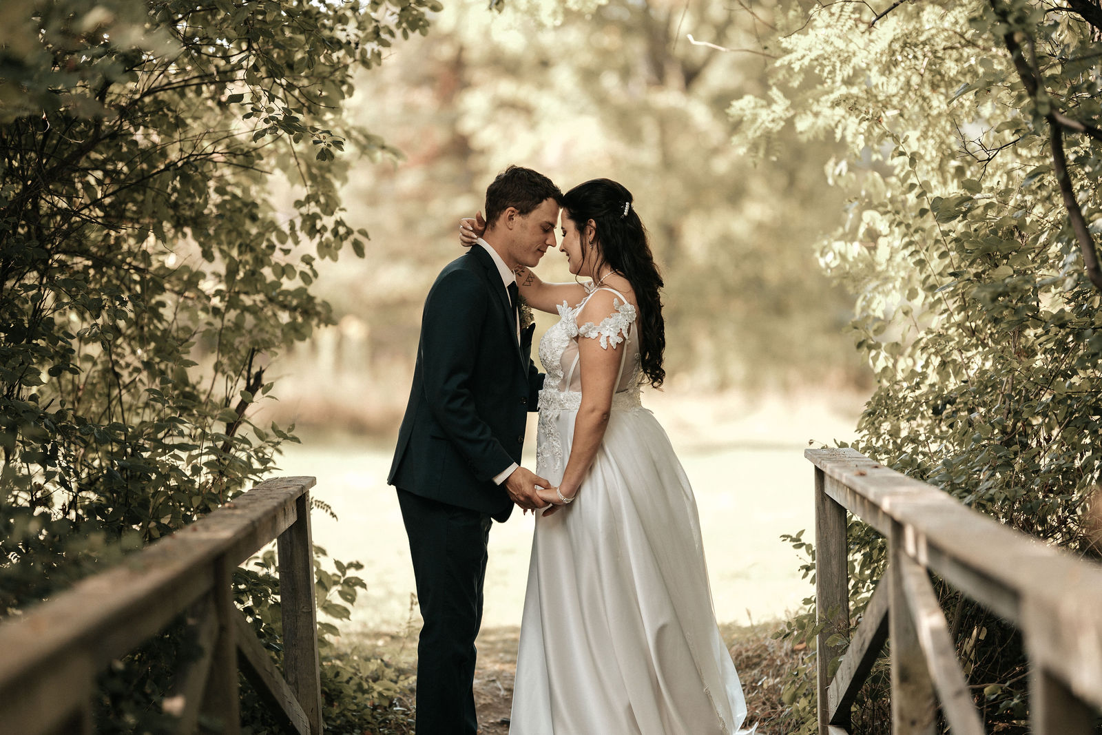 Moody Romantic with organic touch
